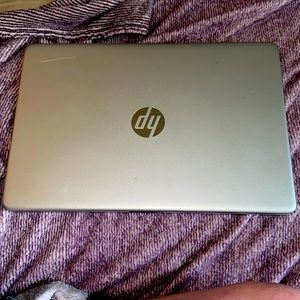 HP - 15.6" Touch-Screen Laptop Intel Core i5 - 12GB Memory - 256GB SSD - Silver